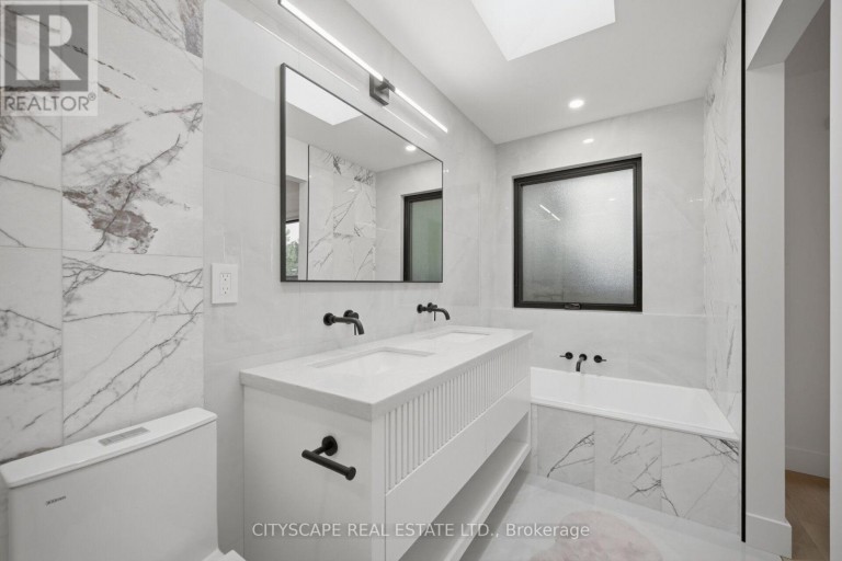 10A HOLMSTEAD AVENUE, Toronto (O'Connor-Parkview), Ontario, M4B1T1