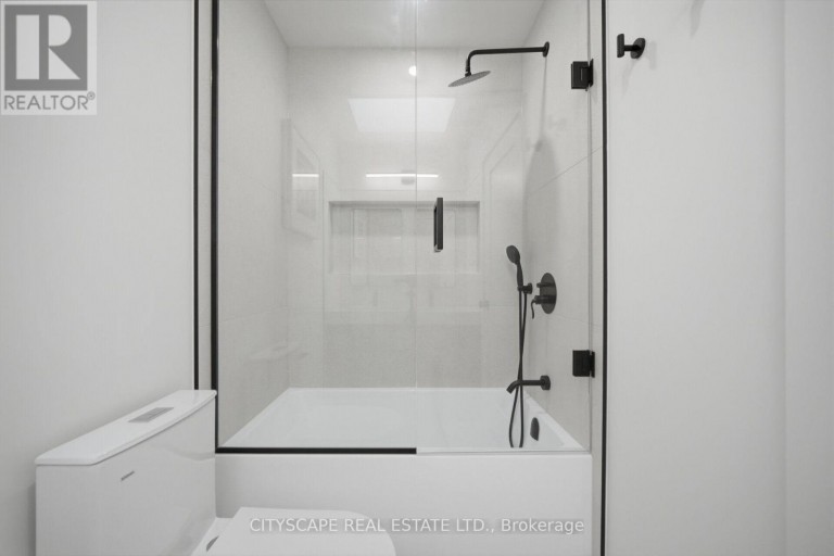 10A HOLMSTEAD AVENUE, Toronto (O'Connor-Parkview), Ontario, M4B1T1