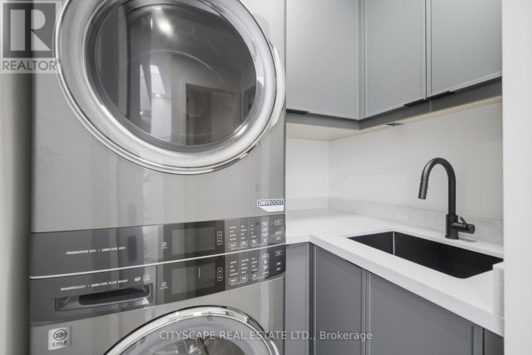 10A HOLMSTEAD AVENUE, Toronto (O'Connor-Parkview), Ontario, M4B1T1