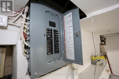 15 OXFORD STREET Toronto (Kensington-Chinatown) Ontario photo 18