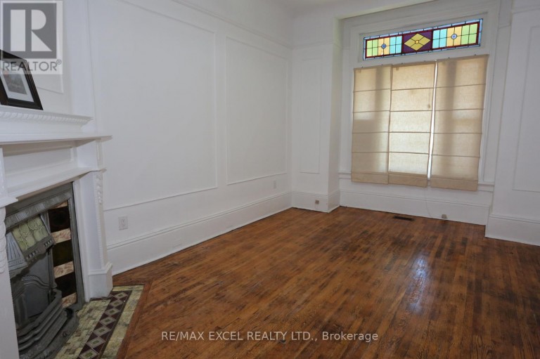 15 OXFORD STREET, Toronto (Kensington-Chinatown), Ontario, M5T1N8