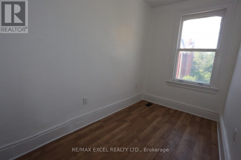 15 OXFORD STREET, Toronto (Kensington-Chinatown), Ontario, M5T1N8