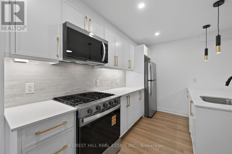 R - GARDEN - 221 CHURCHILL AVENUE, Toronto (Willowdale West), Ontario, M2N1X6