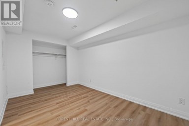 R - GARDEN - 221 CHURCHILL AVENUE Toronto (Willowdale West) Ontario photo 21