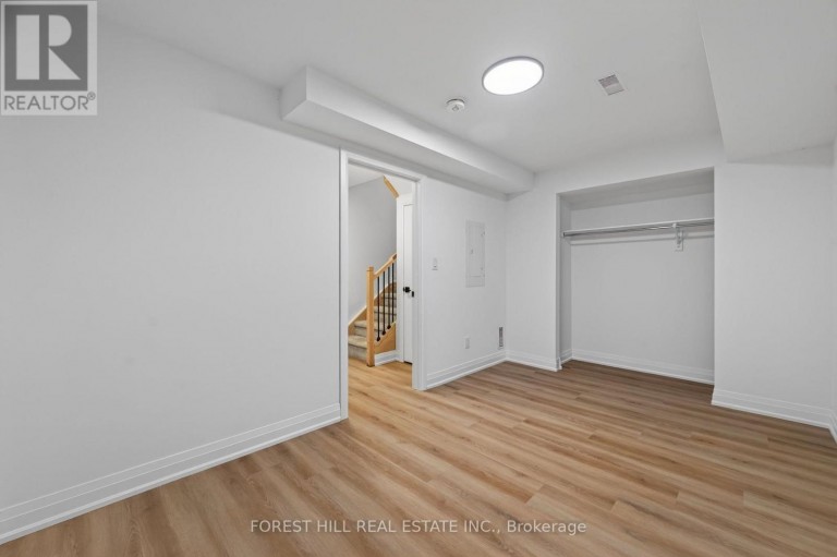 R - GARDEN - 221 CHURCHILL AVENUE, Toronto (Willowdale West), Ontario, M2N1X6
