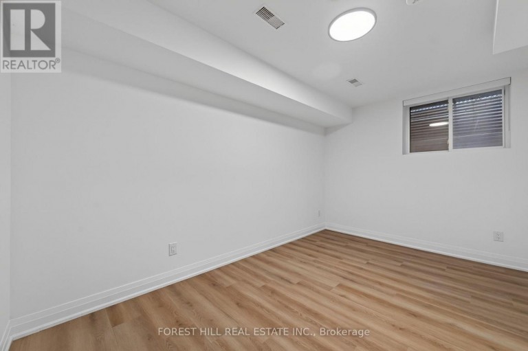 R - GARDEN - 221 CHURCHILL AVENUE, Toronto (Willowdale West), Ontario, M2N1X6