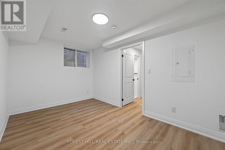 R - GARDEN - 221 CHURCHILL AVENUE, Toronto (Willowdale West), Ontario, M2N1X6