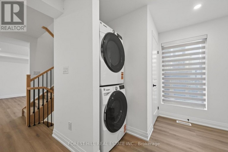 R - GARDEN - 221 CHURCHILL AVENUE, Toronto (Willowdale West), Ontario, M2N1X6