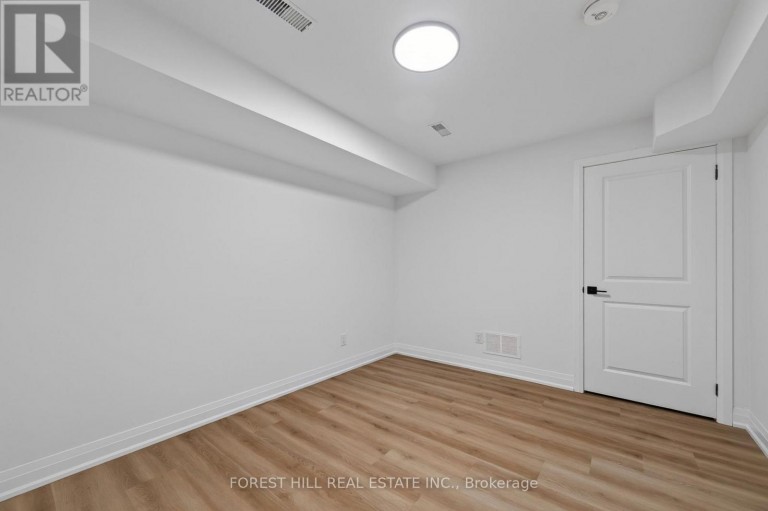 R - GARDEN - 221 CHURCHILL AVENUE, Toronto (Willowdale West), Ontario, M2N1X6