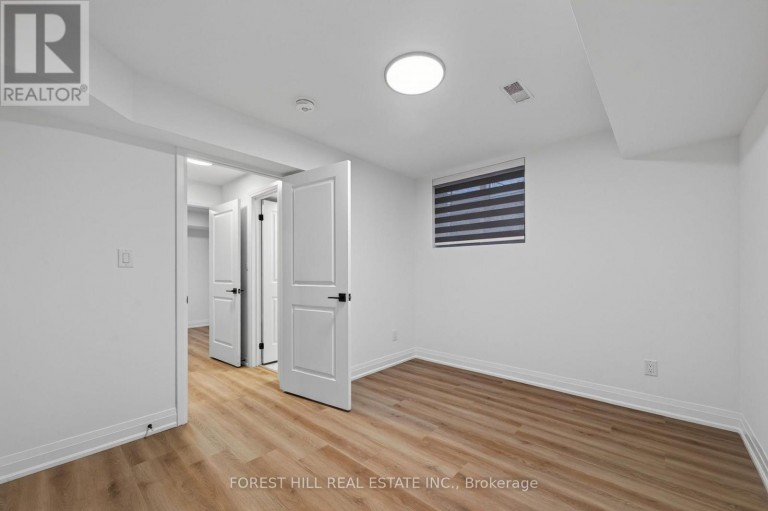 R - GARDEN - 221 CHURCHILL AVENUE, Toronto (Willowdale West), Ontario, M2N1X6