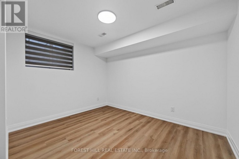 R - GARDEN - 221 CHURCHILL AVENUE, Toronto (Willowdale West), Ontario, M2N1X6