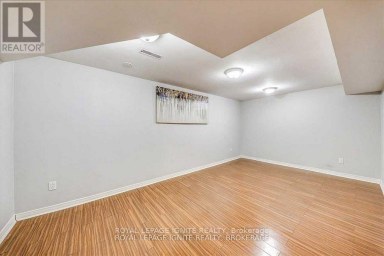 BSMT - 32 LANSBURY DRIVE Toronto (Agincourt North) Ontario photo 5
