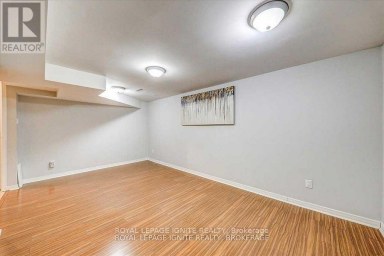 BSMT - 32 LANSBURY DRIVE Toronto (Agincourt North) Ontario photo 7