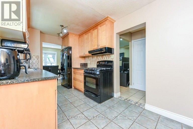 163 SIMMONS BOULEVARD, Brampton (Madoc), Ontario, L6V3Y2