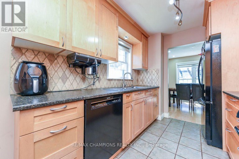 163 SIMMONS BOULEVARD, Brampton (Madoc), Ontario, L6V3Y2
