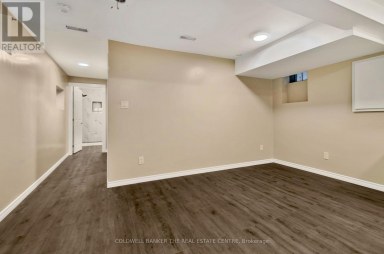 5 RUTHERFORD AVENUE Toronto (Mount Dennis) Ontario photo 3