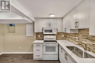 5 RUTHERFORD AVENUE Toronto (Mount Dennis) Ontario photo 4