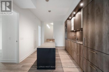 1310 - 11 YORKVILLE AVENUE Toronto (Annex) Ontario photo 12