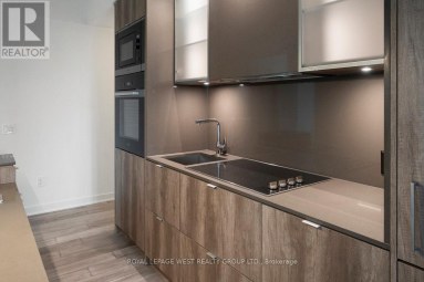 1310 - 11 YORKVILLE AVENUE Toronto (Annex) Ontario photo 13