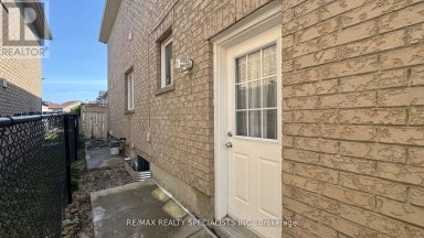 LOWER 2-B - 3 LENNON TRAIL Brampton (Fletcher's Creek South) Ontario photo 1