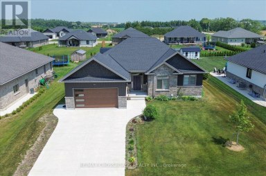 11 MCTAVISH CRESCENT Huron-Kinloss Ontario photo 1