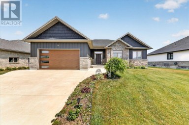 11 MCTAVISH CRESCENT Huron-Kinloss Ontario photo 3