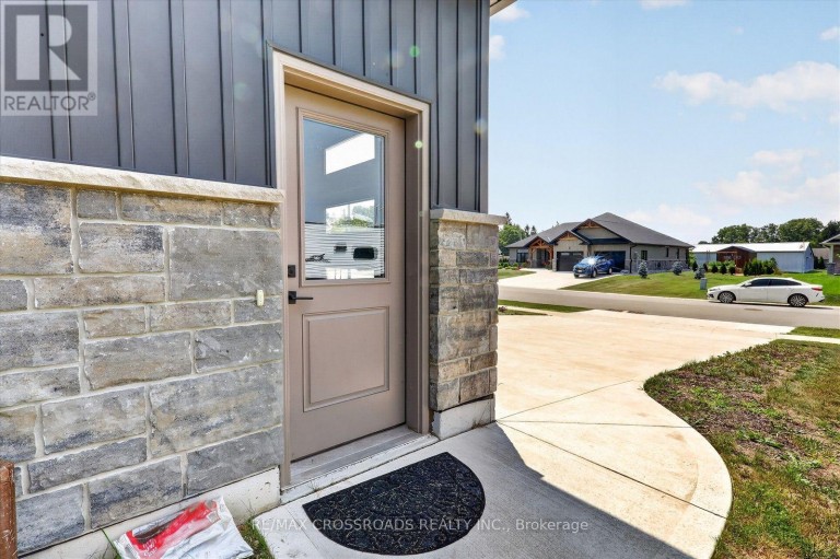 11 MCTAVISH CRESCENT, Huron-Kinloss, Ontario, N0G2R0
