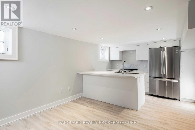 BASEMENT - 187 BROOKE AVENUE, Toronto (Bedford Park-Nortown), Ontario, M5M2K7