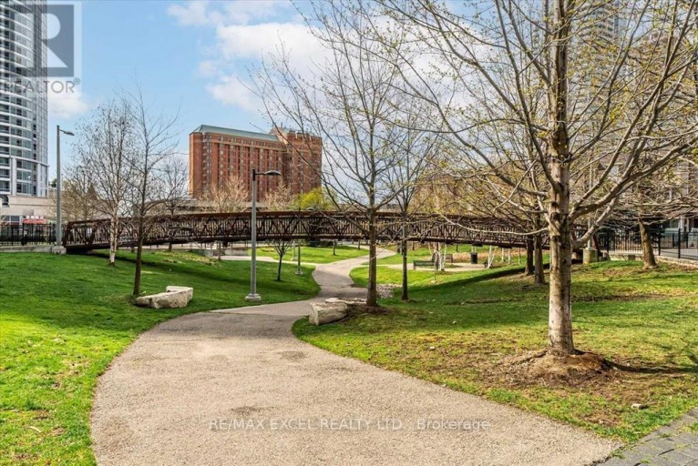 1806 - 151 VILLAGE GREEN SQUARE, Toronto (Agincourt South-Malvern West), Ontario, M1S0K5