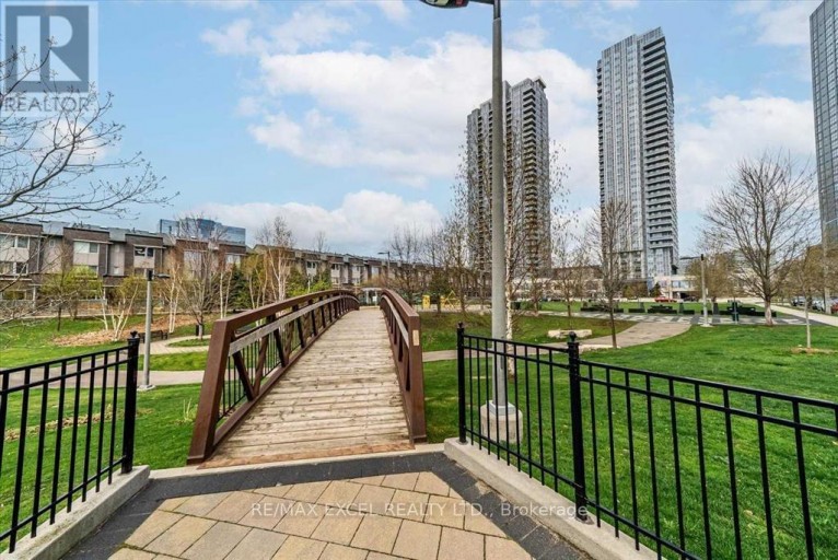1806 - 151 VILLAGE GREEN SQUARE, Toronto (Agincourt South-Malvern West), Ontario, M1S0K5