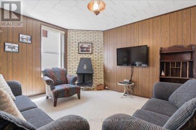 49 WELL STREET Stratford Ontario photo 12