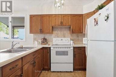 49 WELL STREET Stratford Ontario photo 18