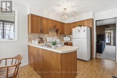 49 WELL STREET Stratford Ontario photo 20
