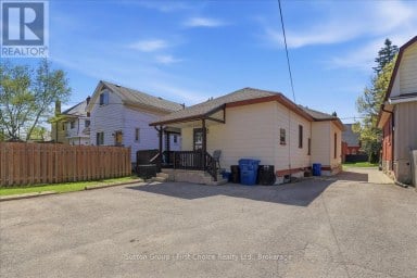 49 WELL STREET Stratford Ontario photo 33