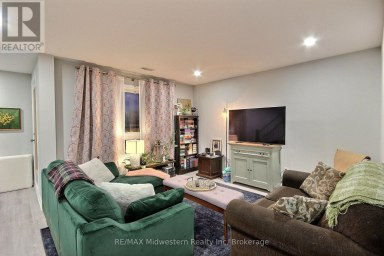 35 - 287 CHAPEL HILL DRIVE Kitchener Ontario photo 5