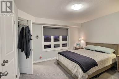 35 - 287 CHAPEL HILL DRIVE Kitchener Ontario photo 7