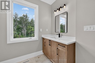 UPPER - 929 7TH LINE Innisfil (Alcona) Ontario photo 21