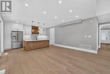 UPPER - 929 7TH LINE Innisfil (Alcona) Ontario photo 4