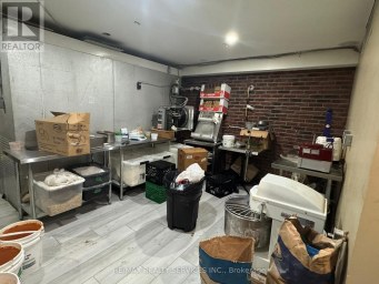 755 QUEEN STREET E Toronto (South Riverdale) Ontario photo 11