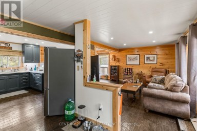 1001 ENGLISH CIRCLE Highlands East (Glamorgan) Ontario photo 9
