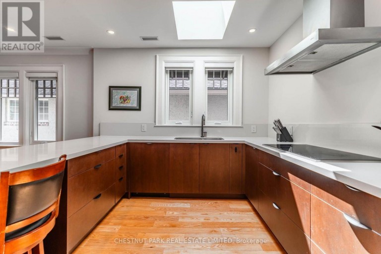 106 ROSEDALE HEIGHTS DRIVE, Toronto (Rosedale-Moore Park), Ontario, M4T1C6