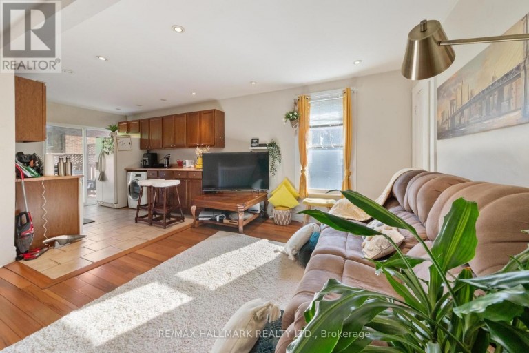 25 NORWOOD TERRACE, Toronto (East End-Danforth), Ontario, M4E2H2
