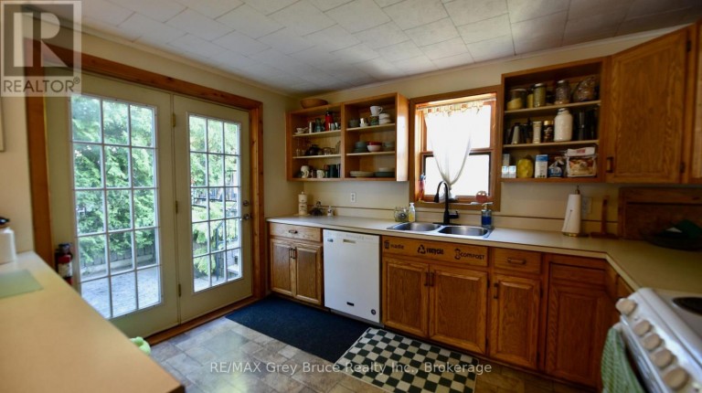 4 MILL STREET, Northern Bruce Peninsula, Ontario, N0H1W0