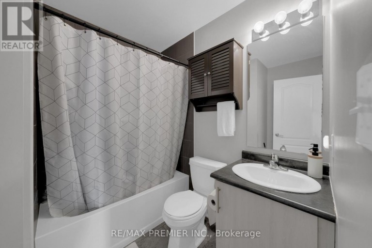 48 ANDEAN LANE, Barrie, Ontario, L9J0B1