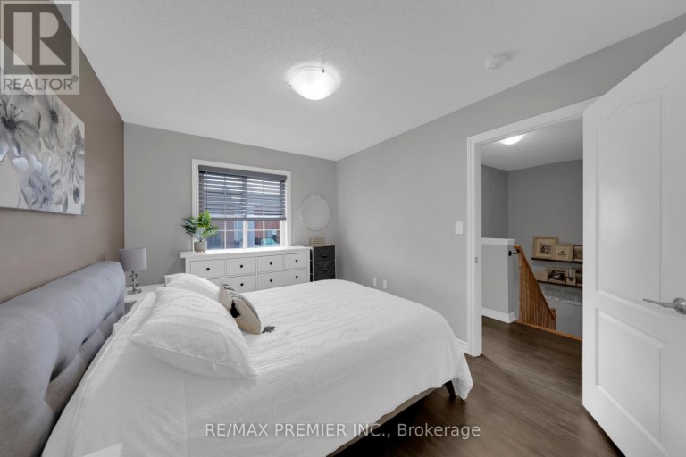 48 ANDEAN LANE, Barrie, Ontario, L9J0B1