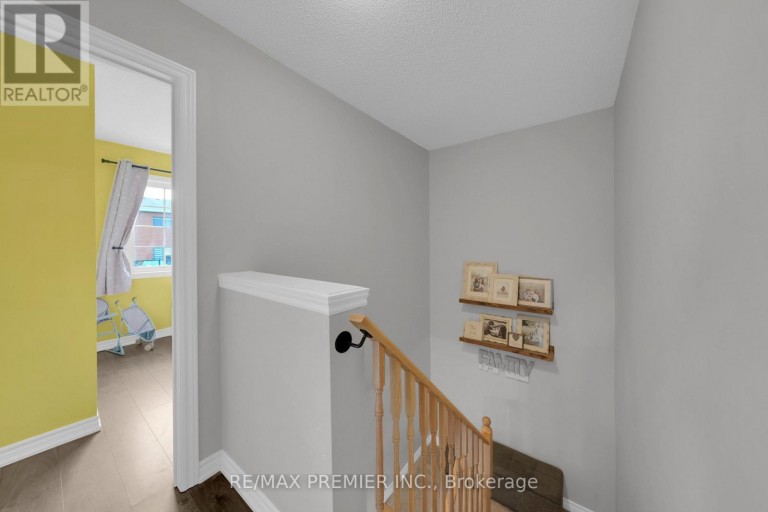 48 ANDEAN LANE, Barrie, Ontario, L9J0B1