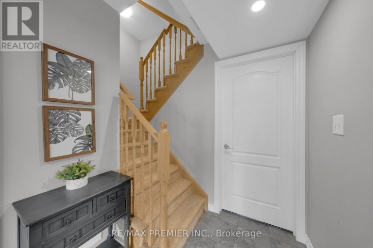 48 ANDEAN LANE, Barrie, Ontario, L9J0B1