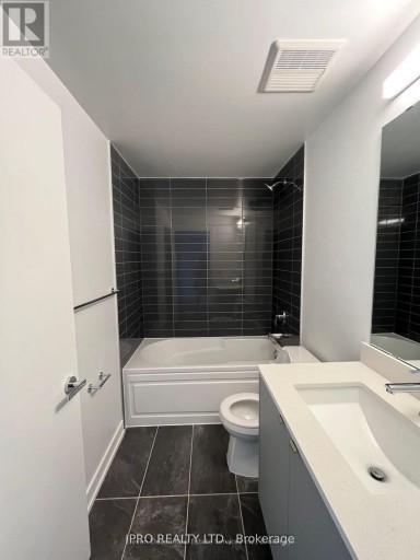 B1009 - 3200 DAKOTA COMMON, Burlington (Alton), Ontario, L7M2A7
