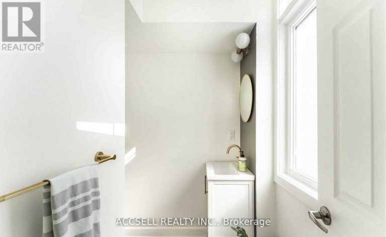 229 - 3400 LAKE SHORE BOULEVARD W, Toronto (Long Branch), Ontario, M8W4Z9