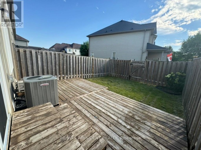 4 AVEDISIAN STREET, Brantford, Ontario, N3T0G8